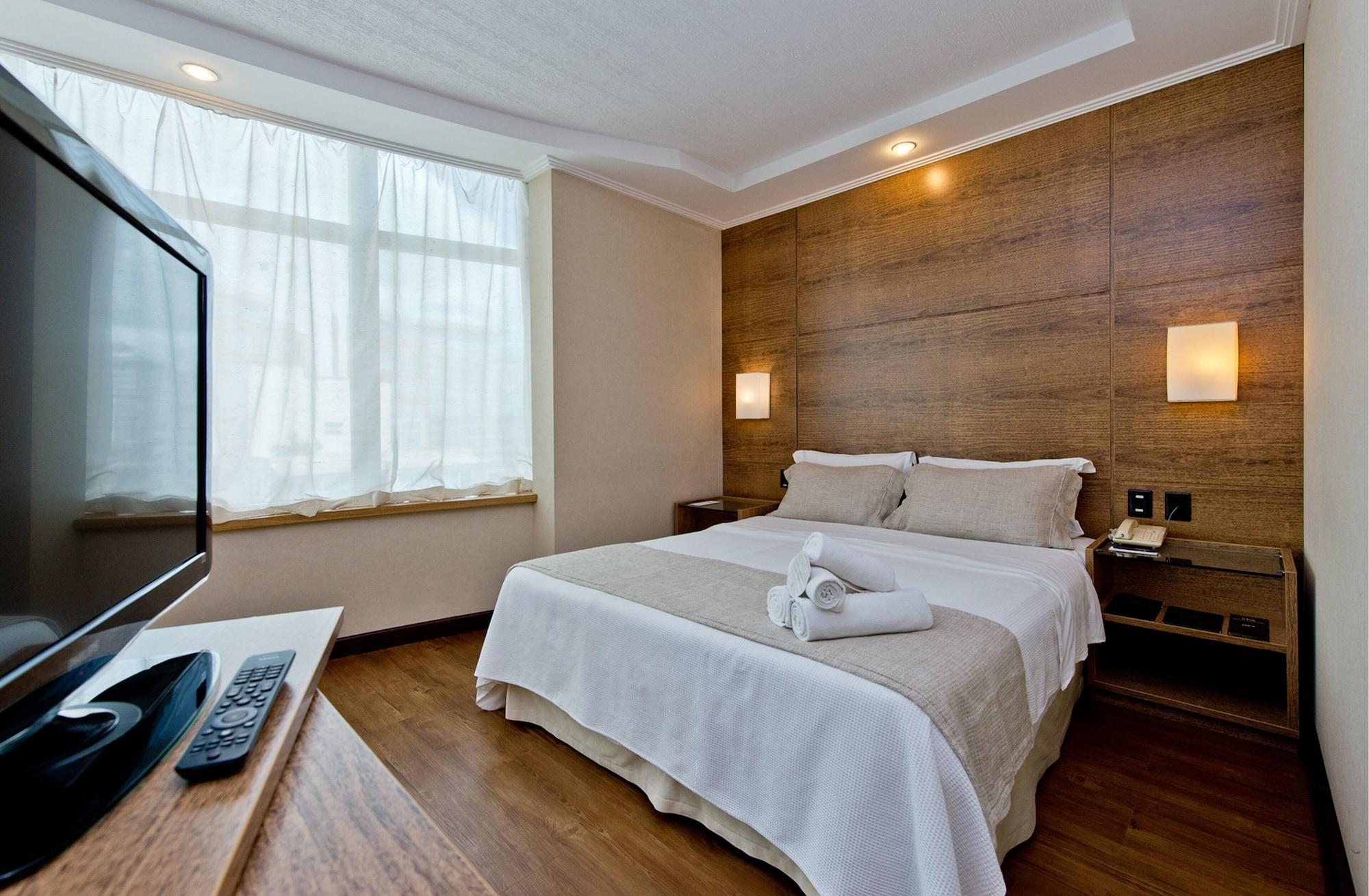 Majestic Palace Hotel Florianopolis Luaran gambar A room at the hotel