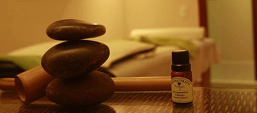 Majestic Palace Hotel Florianopolis Luaran gambar A bottle of essential oil