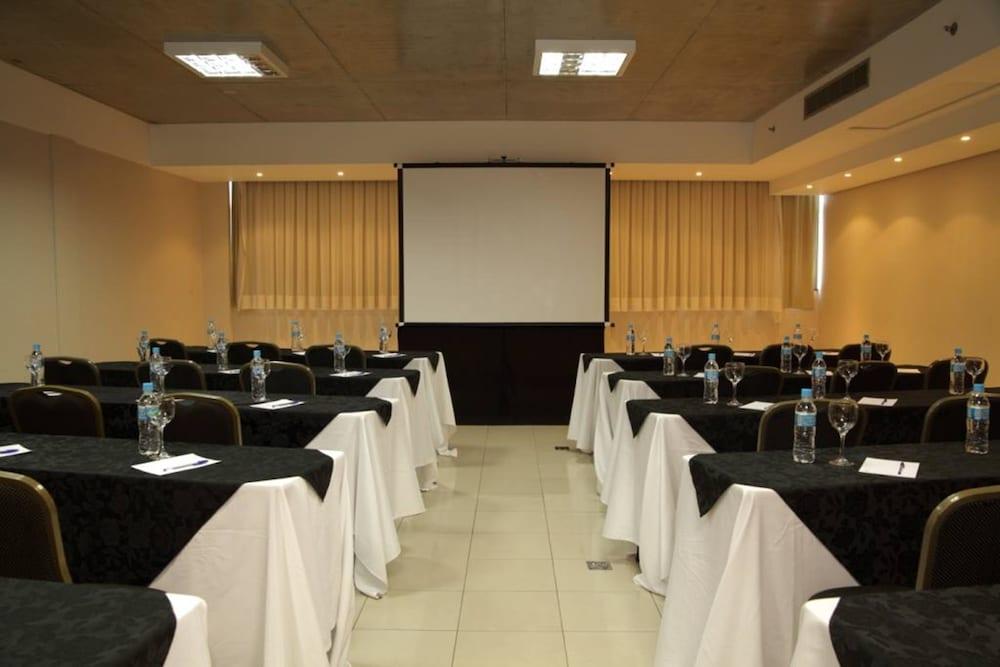Majestic Palace Hotel Florianopolis Luaran gambar Meeting room