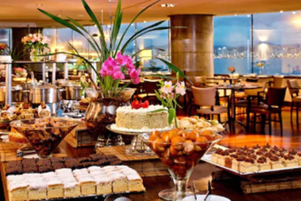 Majestic Palace Hotel Florianopolis Luaran gambar A buffet at a hotel